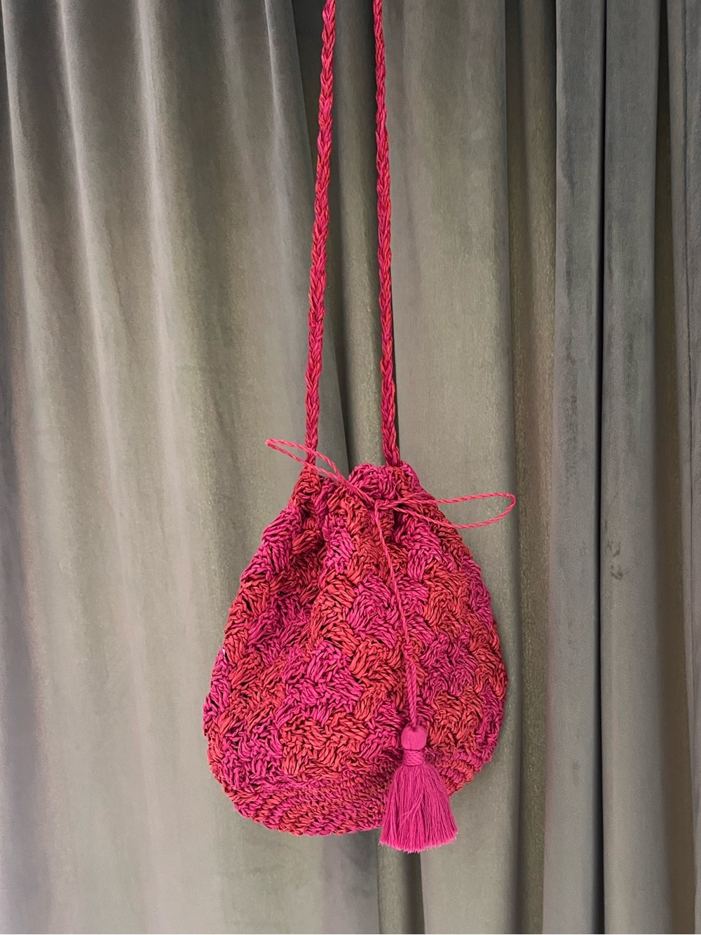 Urban Outfitters Bermuda Bucket Crossbody Bag Pink Orange Raffia Tassel One Size
